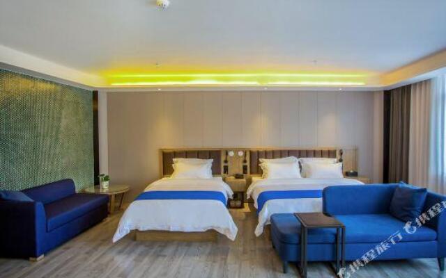 Lexuan Holiday Hotel