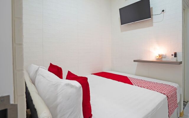 OYO Life 91727 Luxury Homestay Sidoarjo