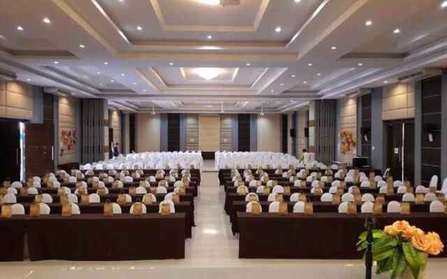 S-Tawan Hotel & Convention