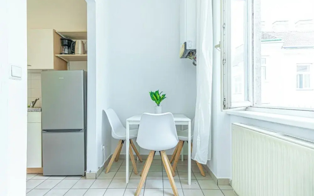 Stylish 1BR Apartment In Vienna Center