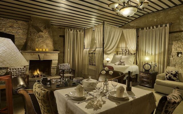 Oinoessa Traditional Boutique Houses