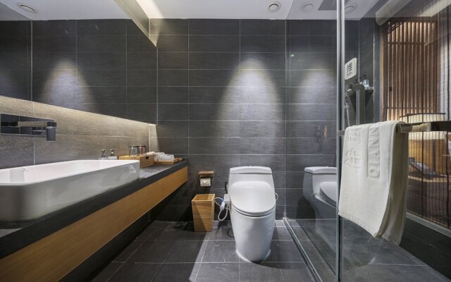 Qianna Yingtang Hotel