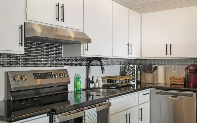 Cozy 2BR Mountain View Private Deck