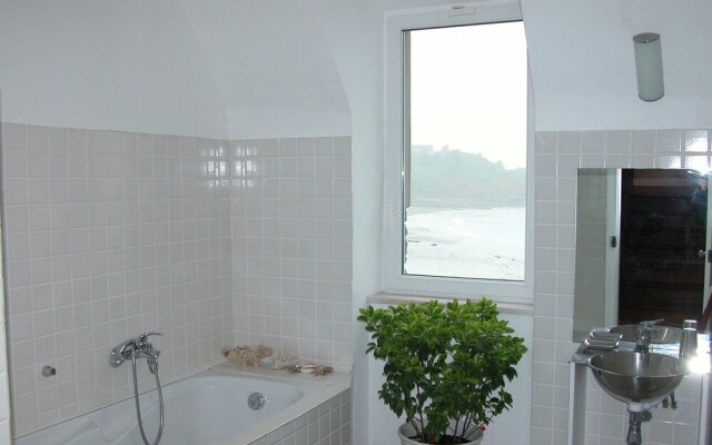 Luxurious Villa in Locquirec With Terrace