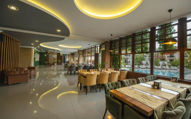 Han Deluxe Hotel