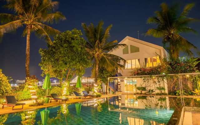 The B Resort