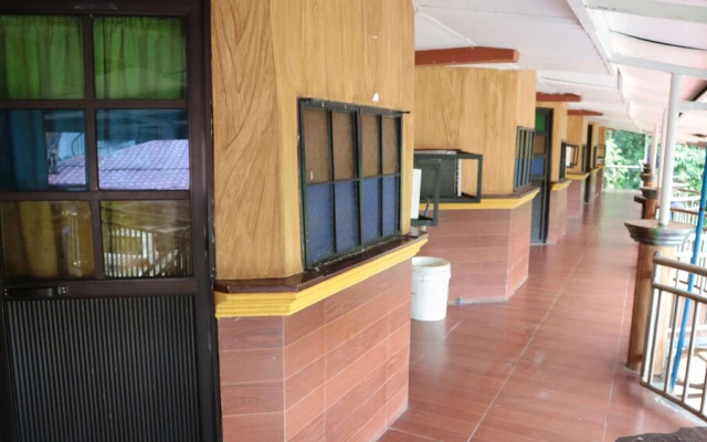 Nipa Hut Resort