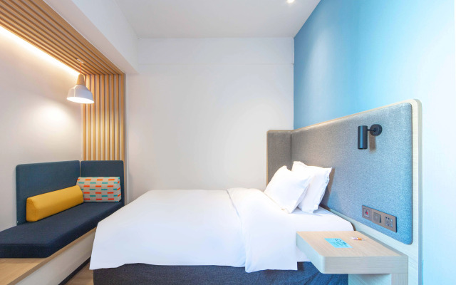 Holiday Inn Express Shanghai Pudong Airport
