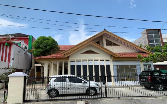 OYO 3168 Utama Sari Homestay