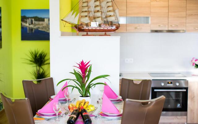 Delightful Apartment in Vir With Garden