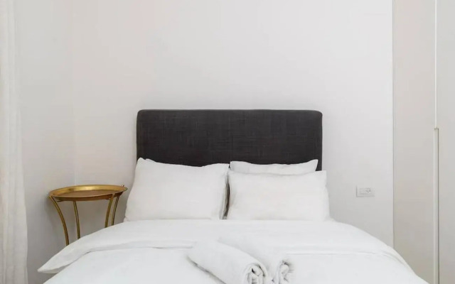 Angela Bay by HolyGuest