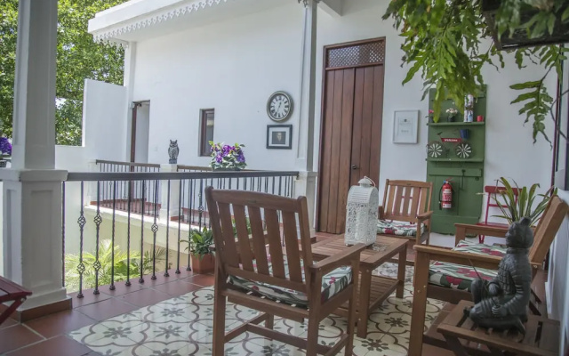 Colonial 154 H Boutique
