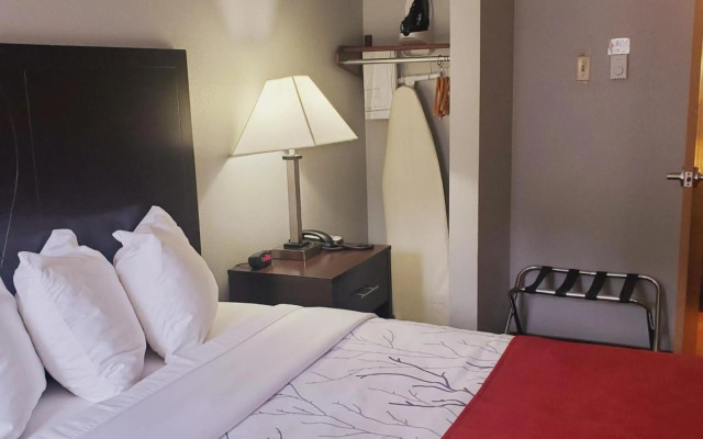 Blackstone Lodge & Suites