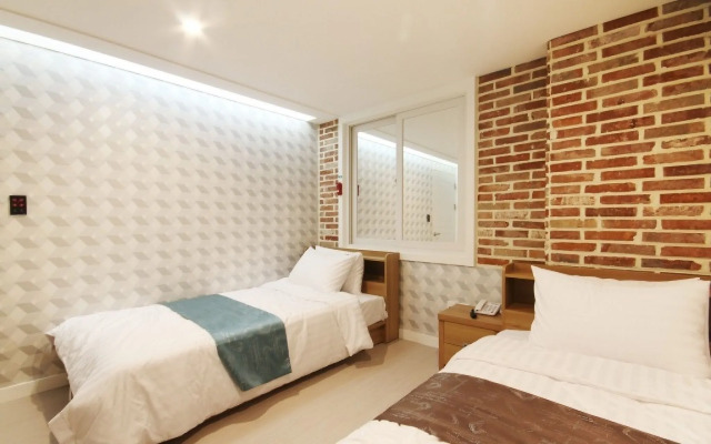 Iksan Hotel Banditburi