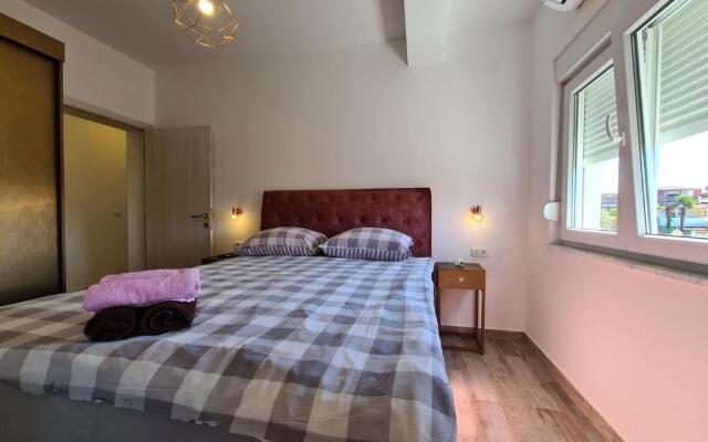 House Plavi 2130