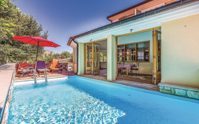 Amazing Home in Liznjan With Sauna, Wifi and 3 Bedrooms