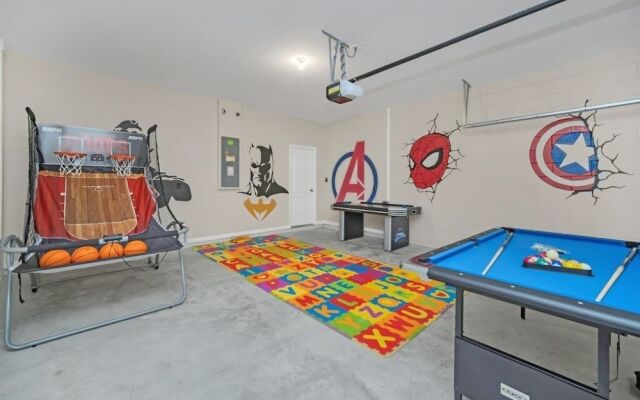 7535oakmoss 7 Bedroom Villa by RedAwning