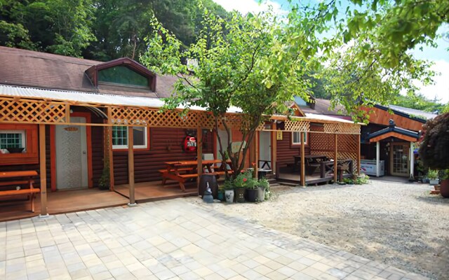 Yongin Tree's Story Pension