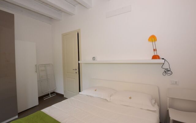 Elegant Holiday Home in Salò Near Lake Beach