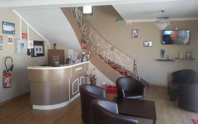 Hôtel Le Chapeau Rouge