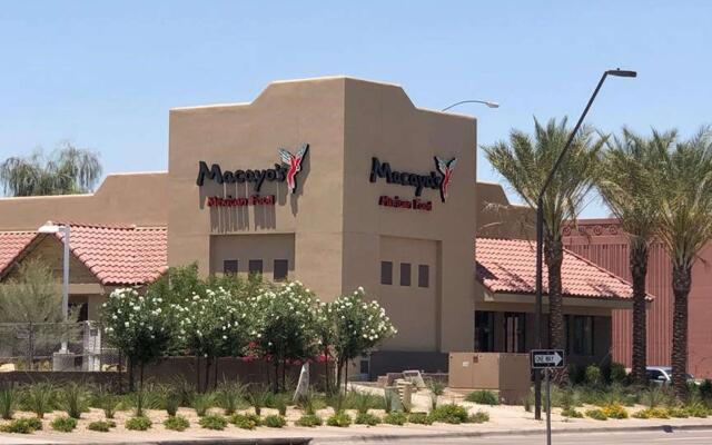 Holiday Inn Express & Suites Phoenix - Tempe by IHG