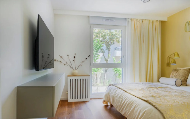 Paris West Elegant residence
