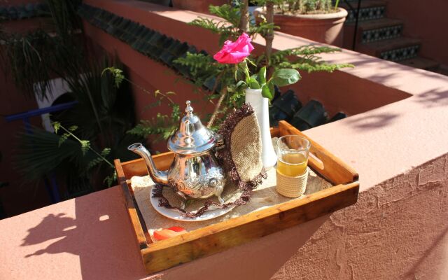 Riad Kaiss by Anika