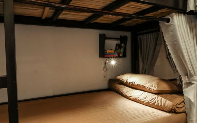 Phu House Hostel
