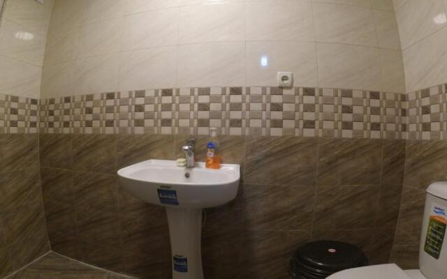 Peak Mazeri Guest House