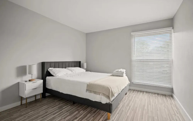 Family Friendly 2BR 2BA in the City