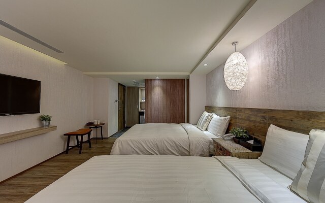 Lan Kwai Fong Garden Hotel