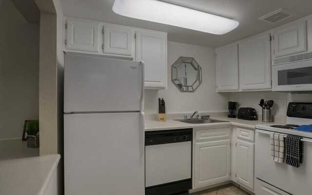 Park Suites at 138 - One Bedroom Apartment