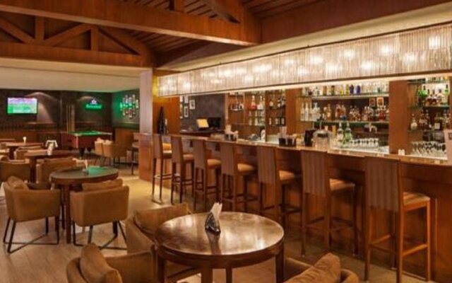 DLF Club 5