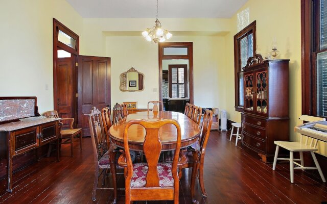 1886 Victorian 4 Bedroom Home by Redawning