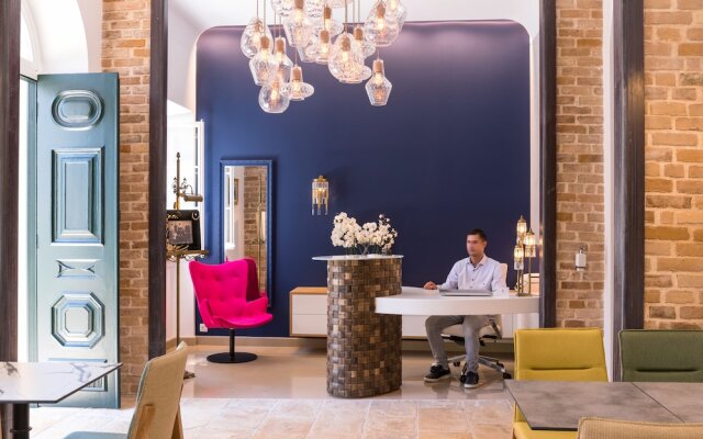 Acanthus blue