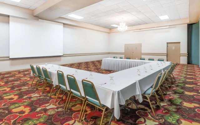 Ramada Hotel & Conference Center by Wyndham Grayling