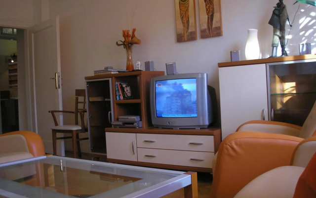 Apartment Accommodation up to 17