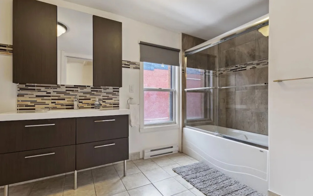 The Rock apartment - mtlFlats