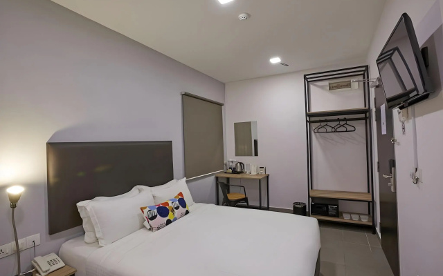 B Lot Hotel