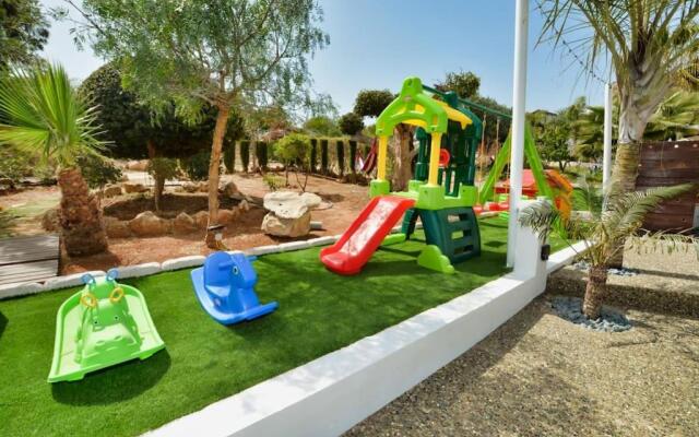 SunnyVillas: 4BR Villa☆Private Pool + Jacuzzi - Villa Amelie