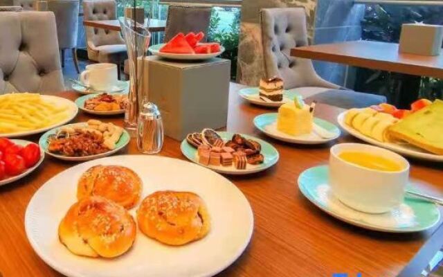 Meihao EZZI Hotel (Yingde Xianhu Bay)