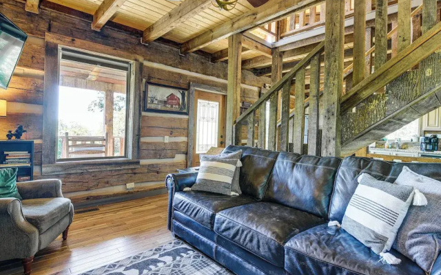Hot Tub + Pool Table: 3-story Gatlinburg Cabin!