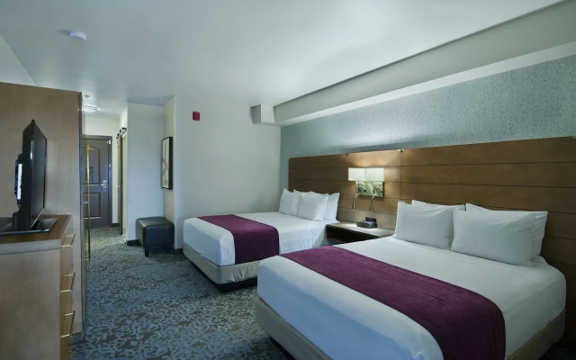 Oxford Suites Sonoma County