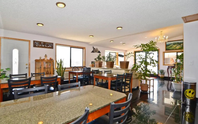 Econo Lodge Inn & Suites Madras