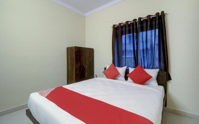 Holiday Inn by Oyo Rooms