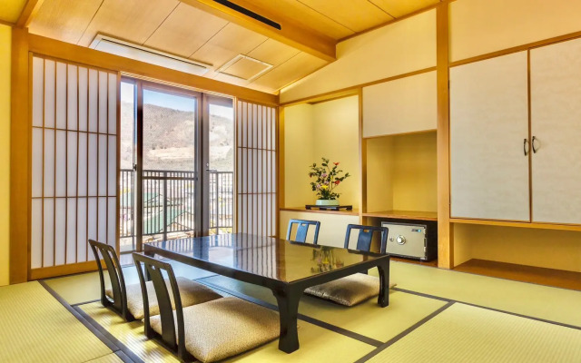 Japanese Onsen Ryokan KOHAKUEN