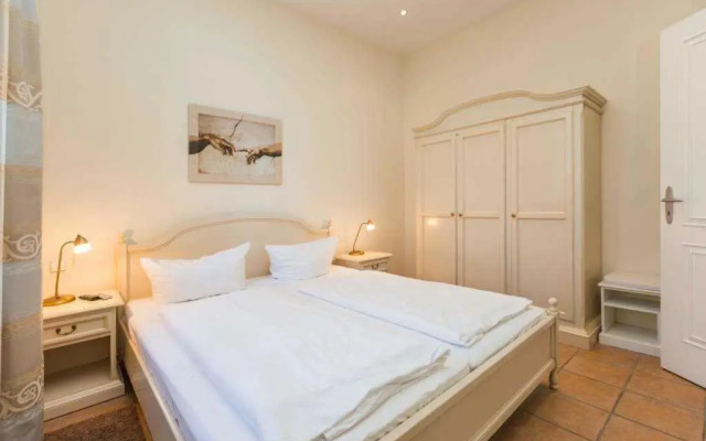 Villa San Marino, App 7