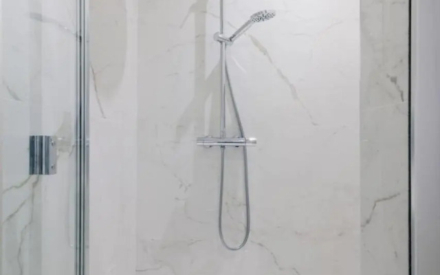 Stunning & Bright 2BD 2BTH – CITY CENTER -GRAN VIA