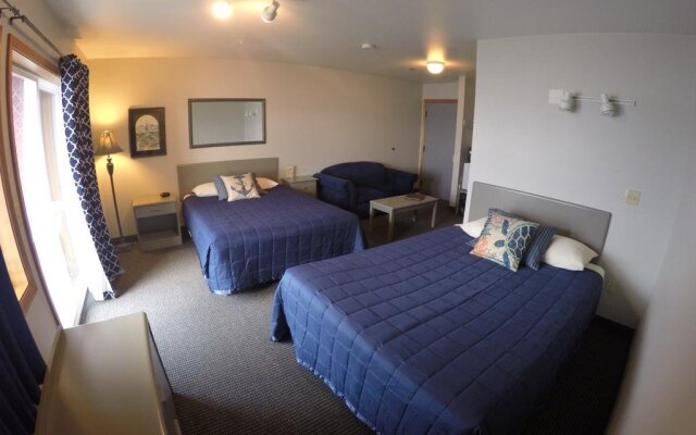 Cascade Creek Inn & Charters