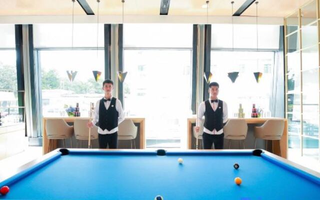 SKYBIRD Hotel (Shanghai Hongqiao Airport)